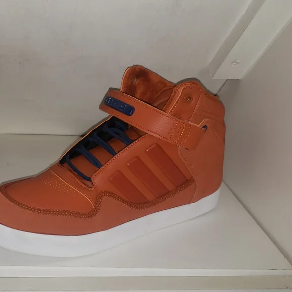 Adidas - Picture 3 of 3